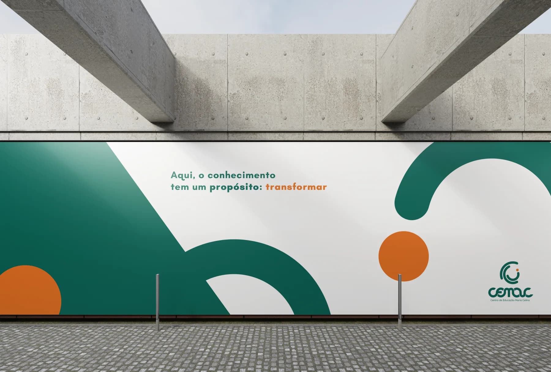 Ambiente pintado com as cores da identidade CEMAC